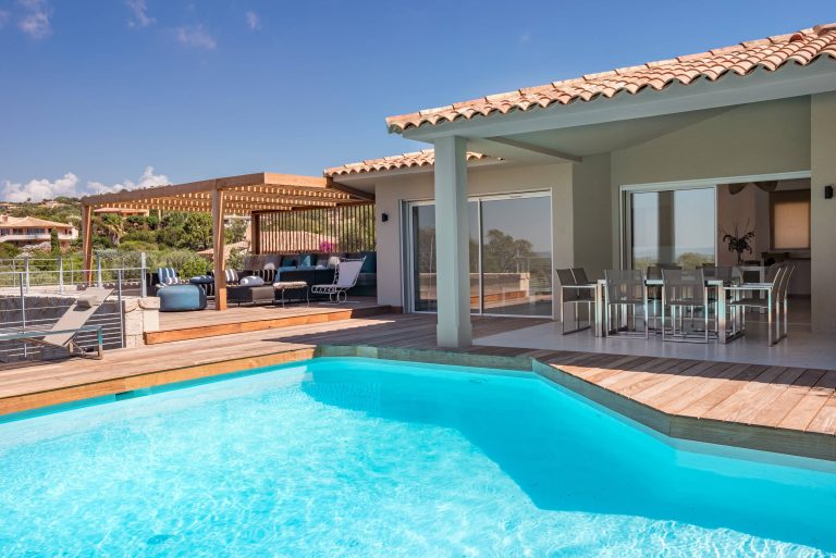 Louer une villa proche du Cabanon Bleu