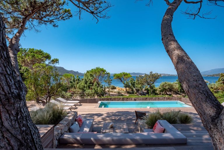 Porto-Vecchio, villa à louer pieds dans l'eau