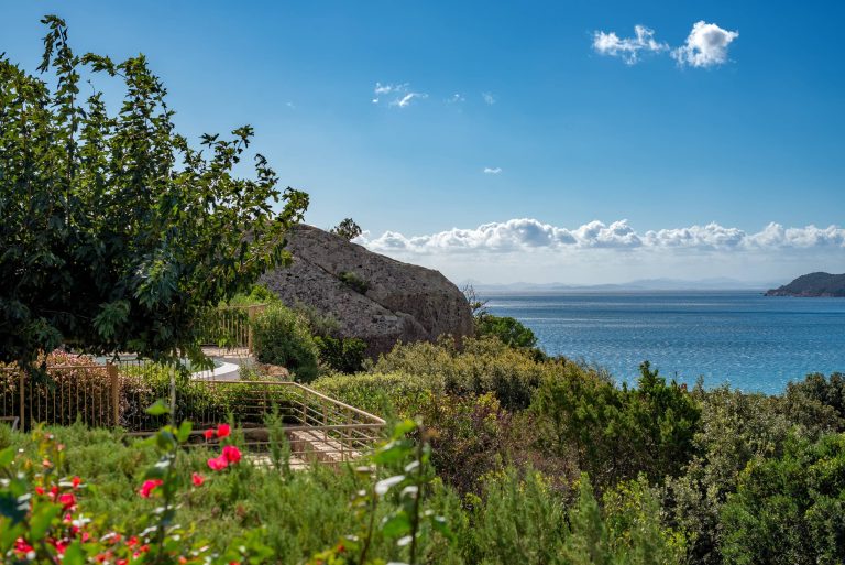 Cala d'Oro, villa avec piscine et vue mer