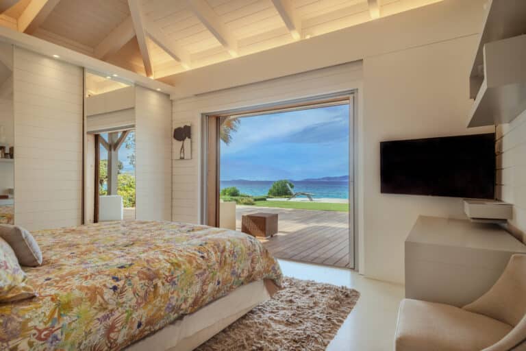 Location villa Corse pieds dans l’eau