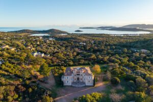Villa de caractère à louer – Saint-Cyprien